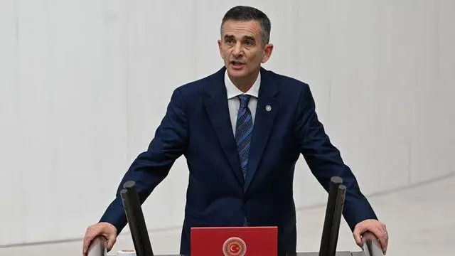 Ümit Dikbayır, CHP'den istifa ettiğini sosyal medyada duyurdu